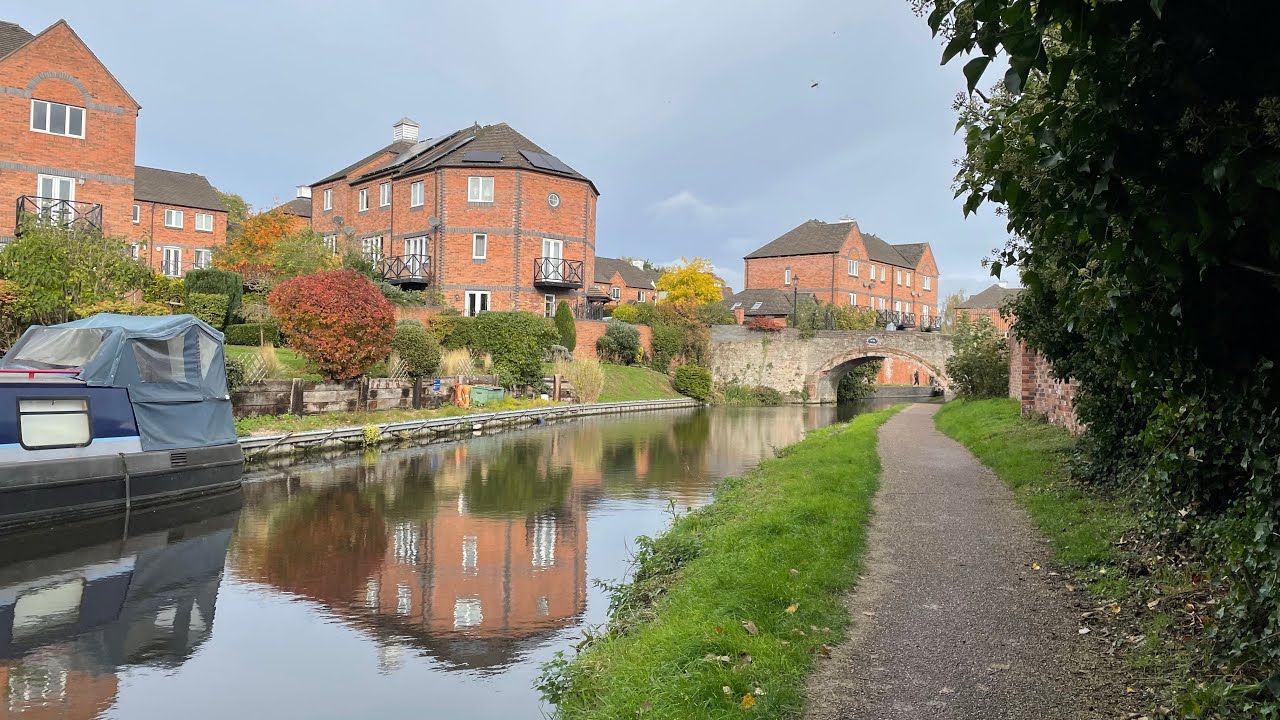 Exploring the Staffordshire and Worcestershire Canal