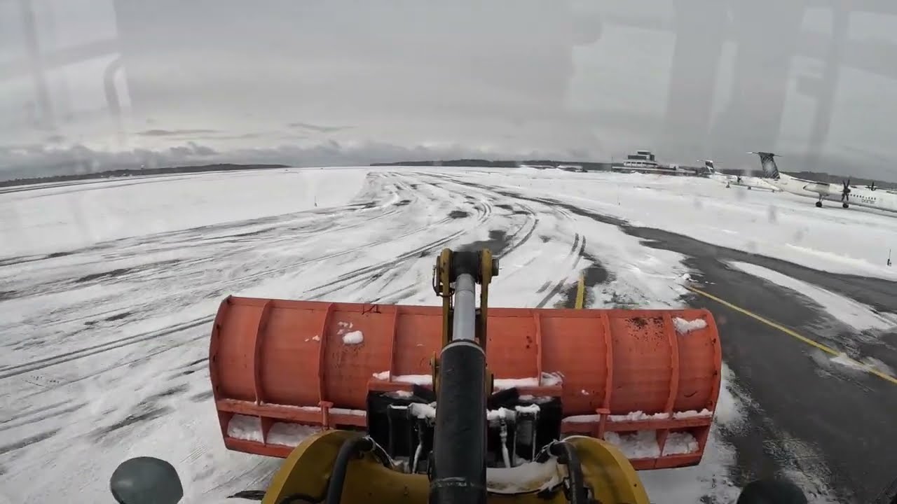 Mid-February Northern Ontario Airport Snow Removal - CAT 930M