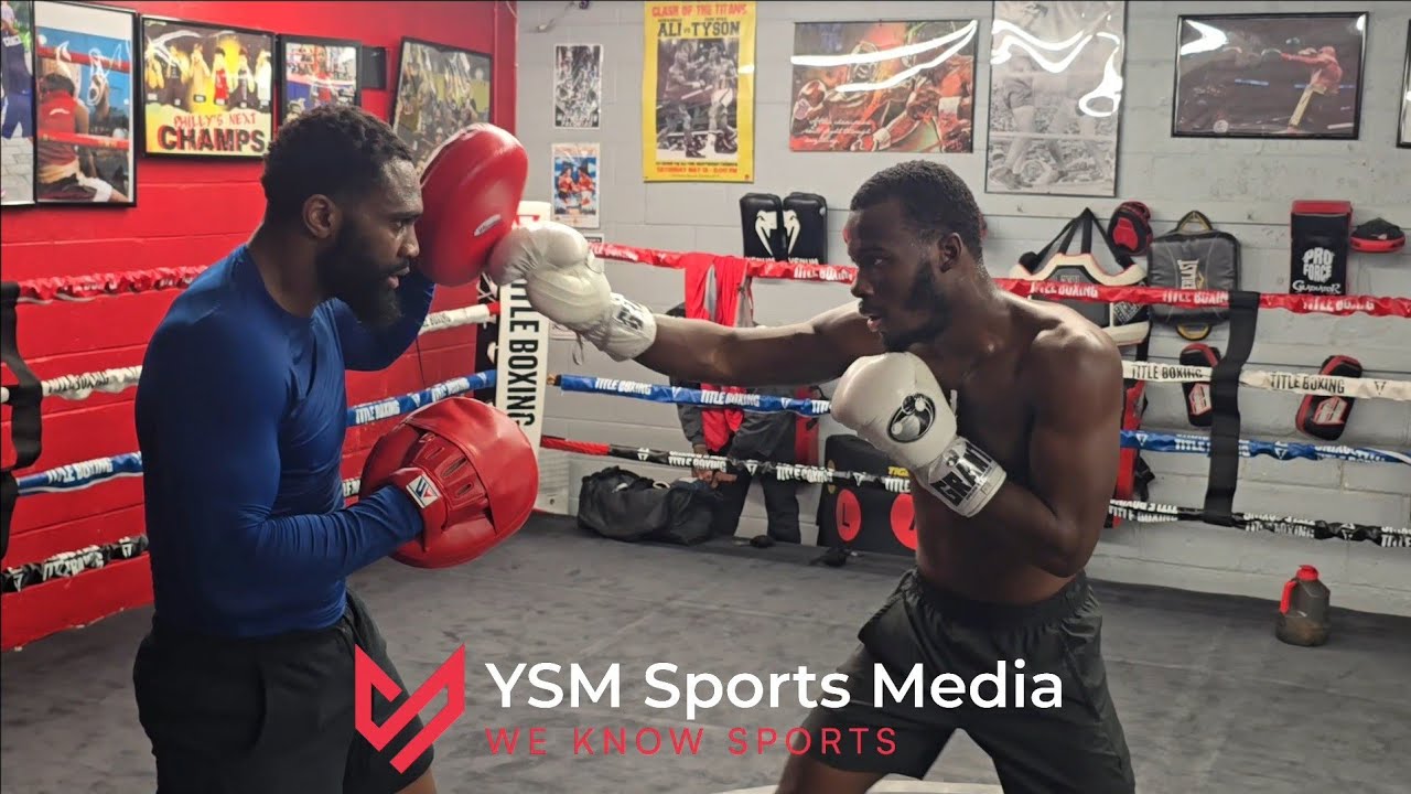 ​"THE CHEF" IS TOO FAST! Ismail Muhammad Mimics Sugar Ray Leonard with Boots Ennis
