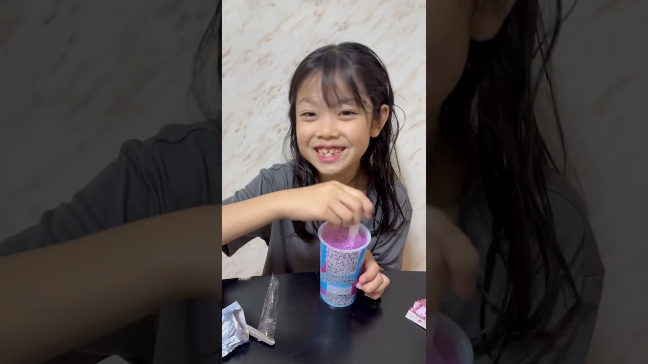 ねるねるねるねのドリンクを飲む🥤#りおたけチャンネル #ねるねるねるね #お菓子作り 