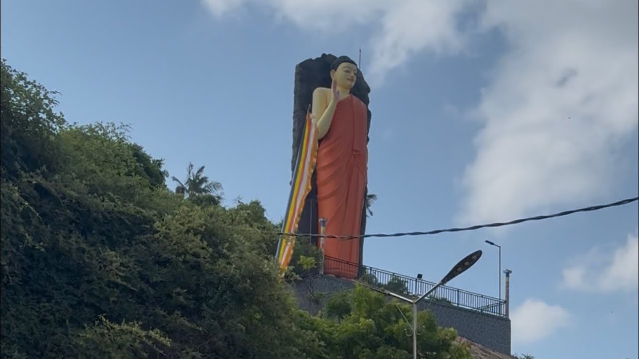 මුහුද ගොඩ ගැලු දින විහාරමහා දේවිය ගොඩ බැස්ස කිරින්ද විහාරය. Kirinda Temple. Downsouth. 