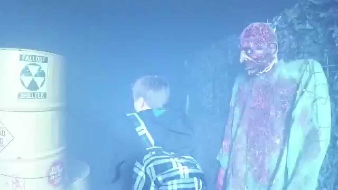 Virus Attack Maze - Holiday Park Halloween 2015
