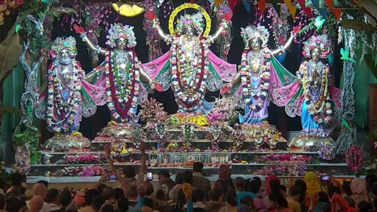 Radha Madhava Chanting at Goura Poornima Festival - Mayapur ISKCON Temple 2026