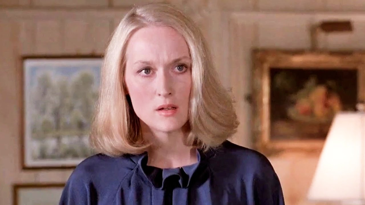 دكتور نفسي بينجذب لبنت جميله كانت حبيبه مريض عنده لكنها بيكون وراها سر خطير (Still of the Night)