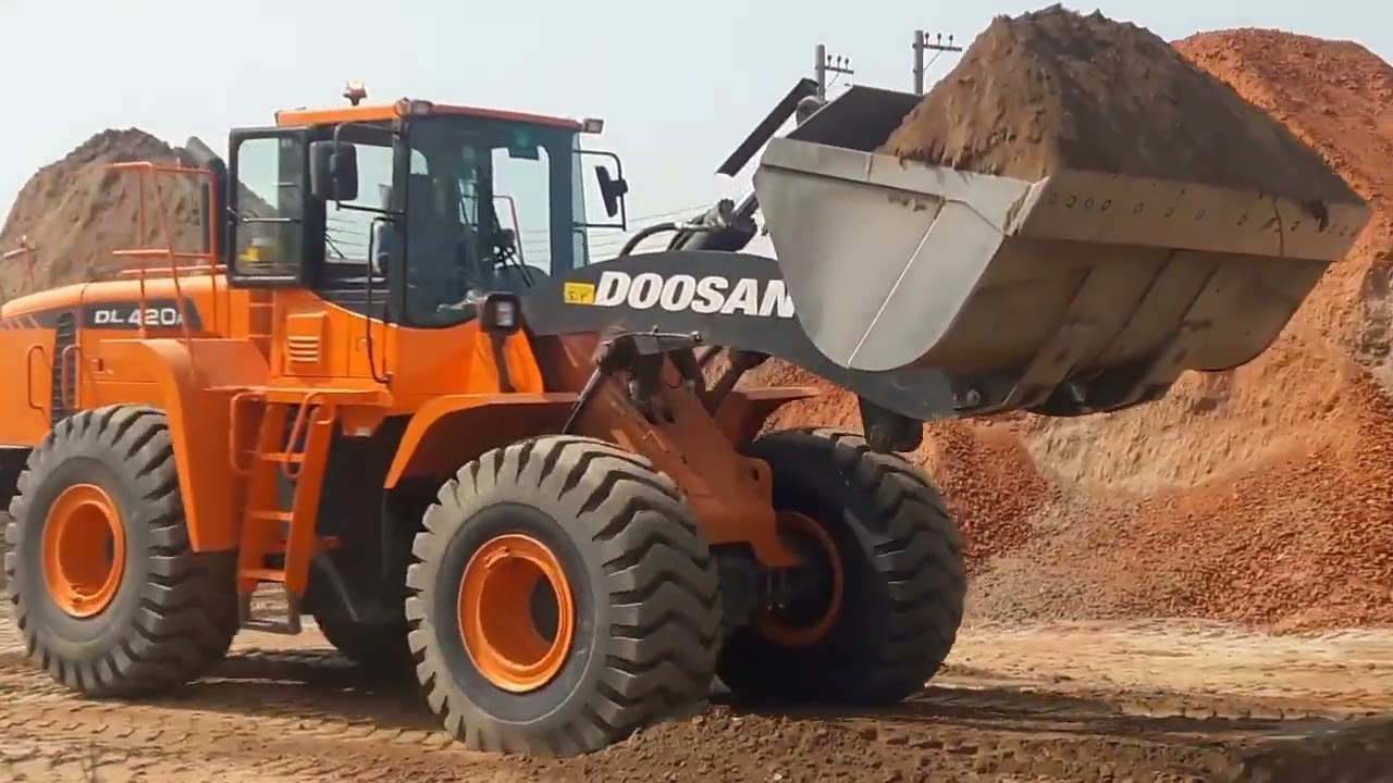 Big Doosan DL420A Wheel Loader - Working in Bd Driver amzad | monster loader mixing brick and sand
