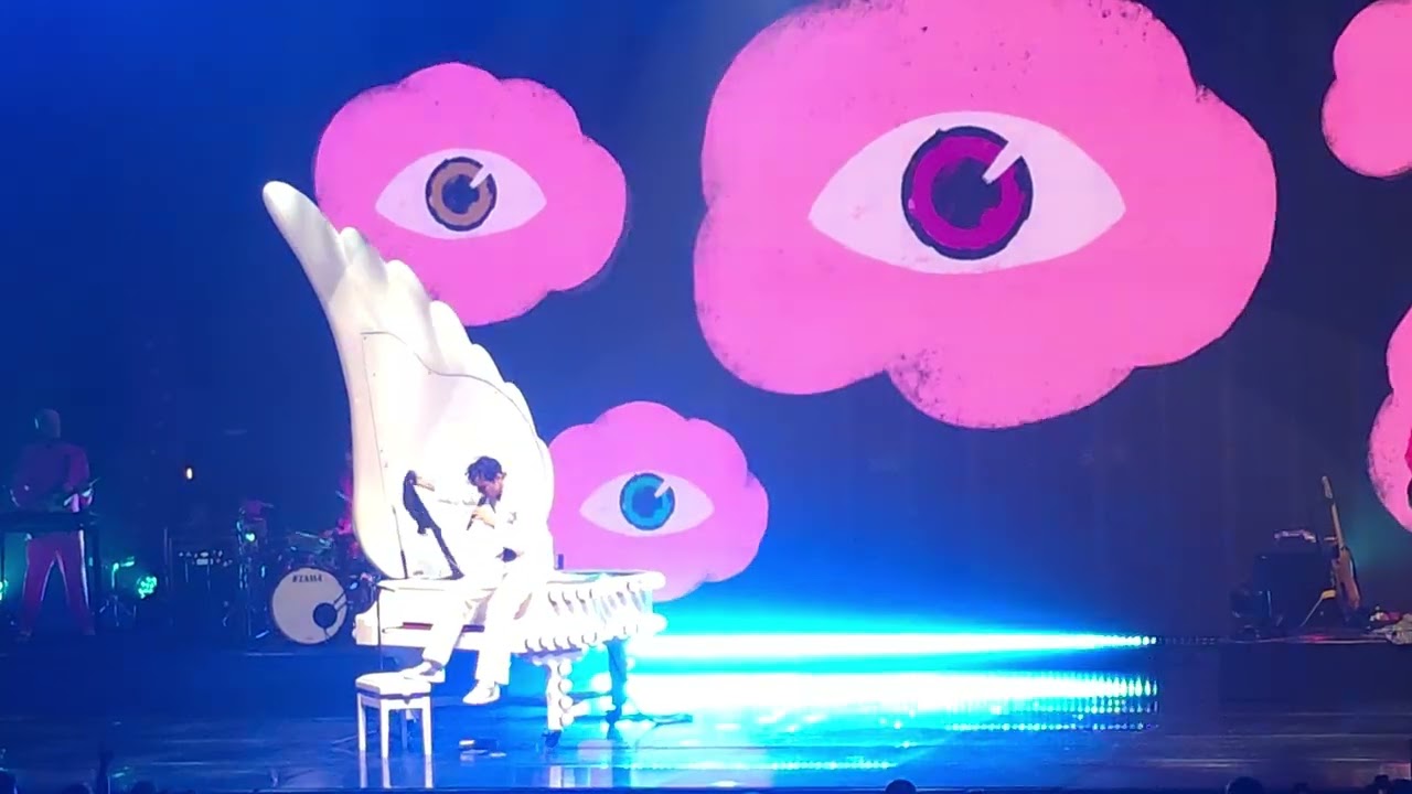 Mika - Grace Kelly - live Zénith Strasbourg 10 mars 2024