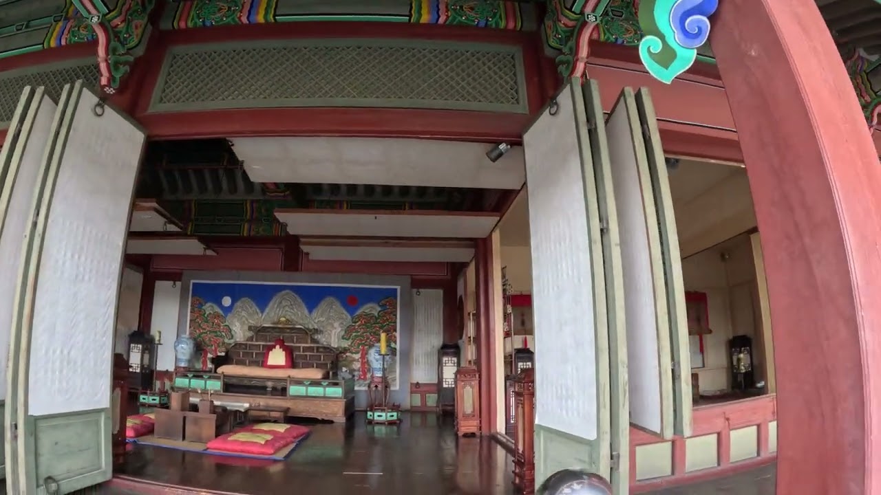 Hwaseong Haenggung Palace in Suwon, South Korea