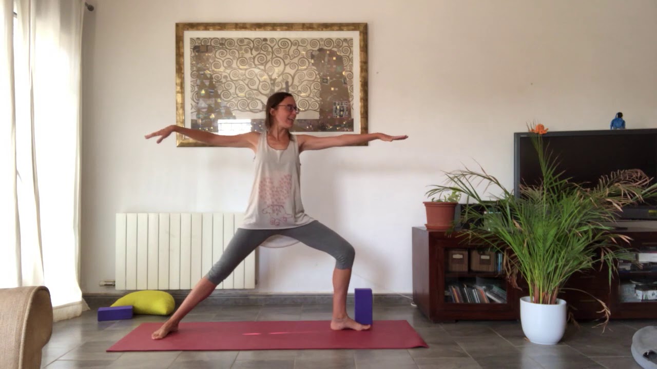 Práctica suave para estirar piernas y espalda (30 min)