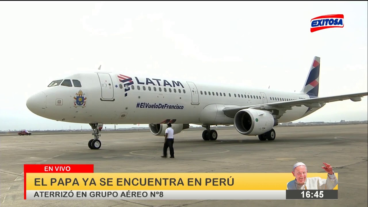 Papa Francisco llega al Perú