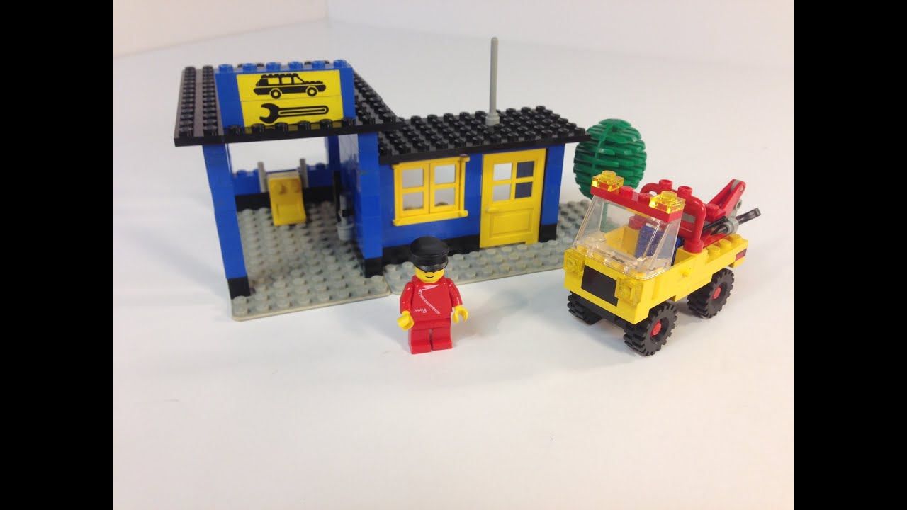 LEGO Town 6363 Auto Service Station from 1980! Vintage city