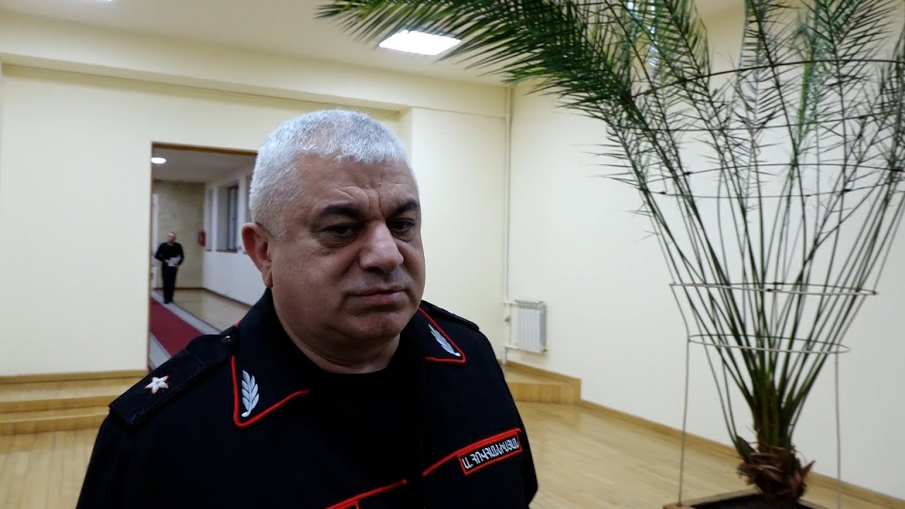 Օղորմի՛ տատիկին. Արամ Հովհաննիսյանը` հուղարկավորության շտապող քաղաքացուն ասֆալտին փռելու մասին