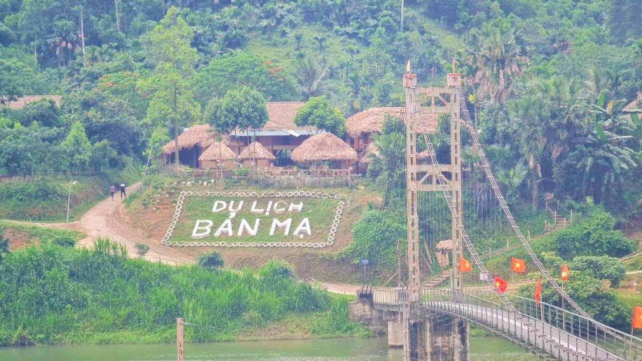 Bản Mạ, Bản Nghèo Biệt Lập Làm Du Lịch Triệu Wiew