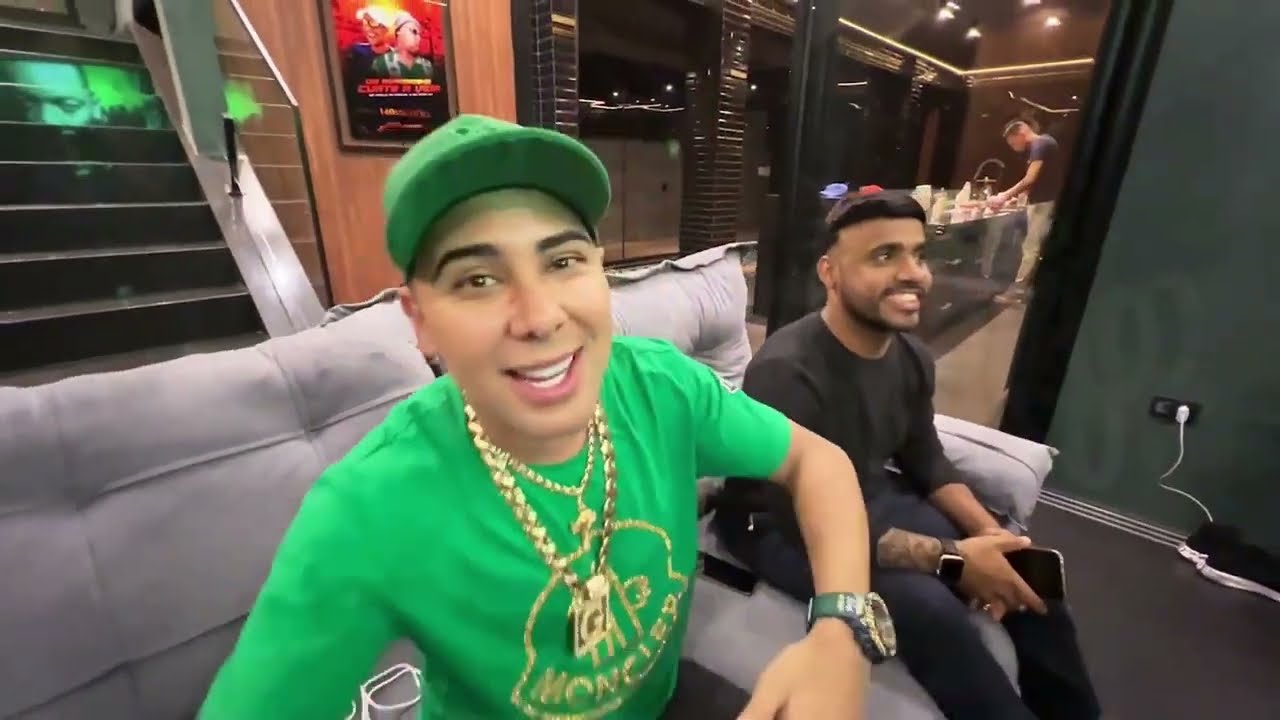BATALHA DE RIMA   BOCA DE 09, MC RYAN E PAIVA  ( VIDEO COMPLETO )