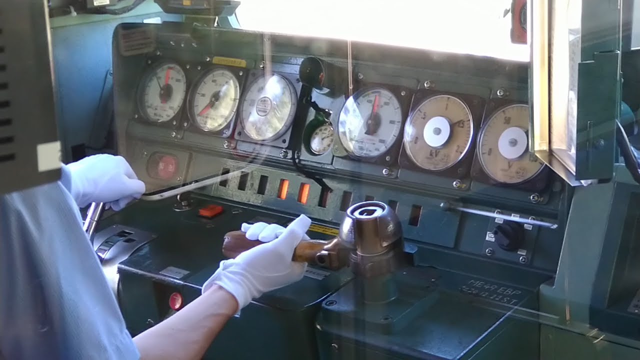 大和路線 201系 運転台／JR 201 series cab interior