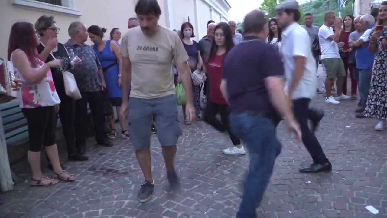 DANZE CERIMONIALI IN CALABRIA  Percorsi etnografici tra fede, danza e identità rituale - G. Biondo