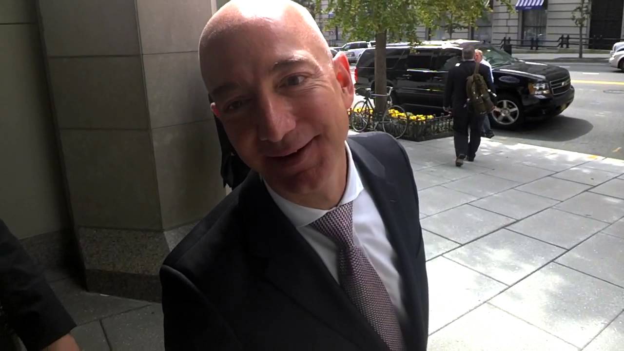 CI bumps into Amazon and Washington Post owner Jeff Bezos at National Press Club September 17, 2014
