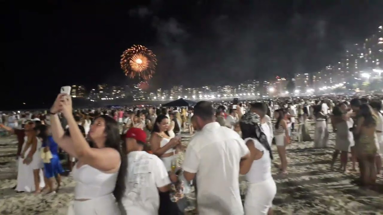 VIRADA DE ANO NOVO  2025  PRAIA  DE PITANGUEIRAS  GUARUJÁ  - SP  PARTE 1