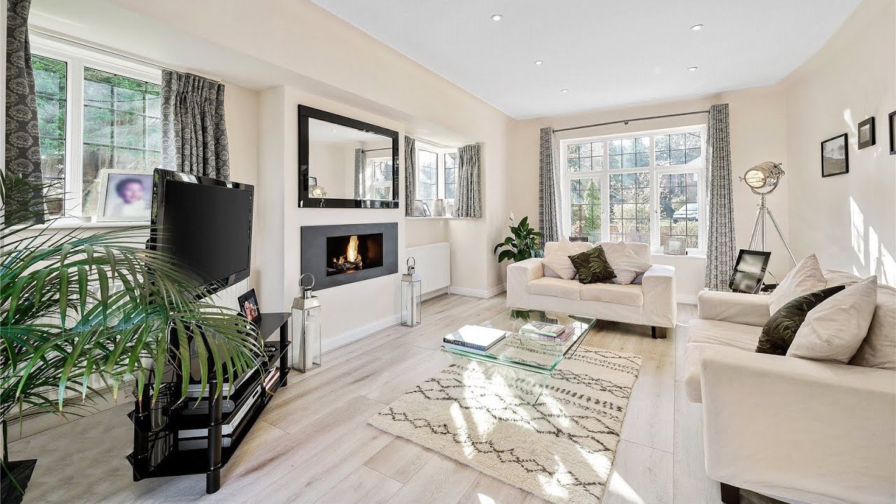 Family House Tour with Bright Interiors in Esher, Surrey - Fine & Country Richmond