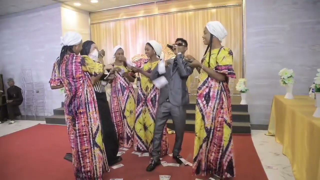Live Show In Uku Sau Uku Movie ( Performing Gyara Track