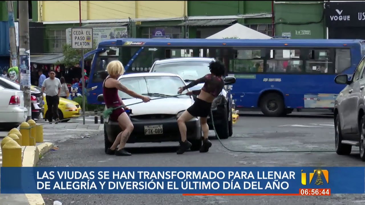Ecuador cerró su año con las cómicas viudas y la quema de los monigotes
