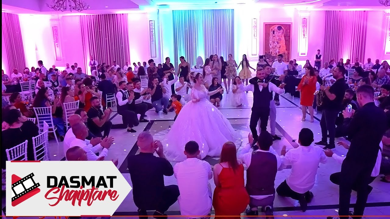 Ndizet atmosfera nga cifti ne dasmen me te bukur shqiptare