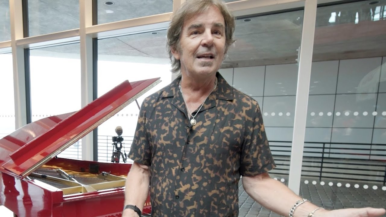 Watch Journey's Jonathan Cain Make a Surprise Rock Hall Visit