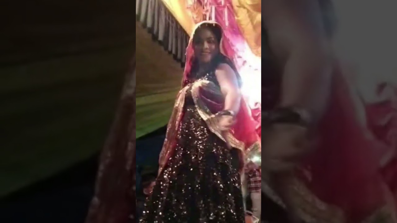 জিকু জিকু করে রে অঞ্চলে বান্দিয়া রে কার কার পালঙ্কে হেলিয়ে দিব গাও।