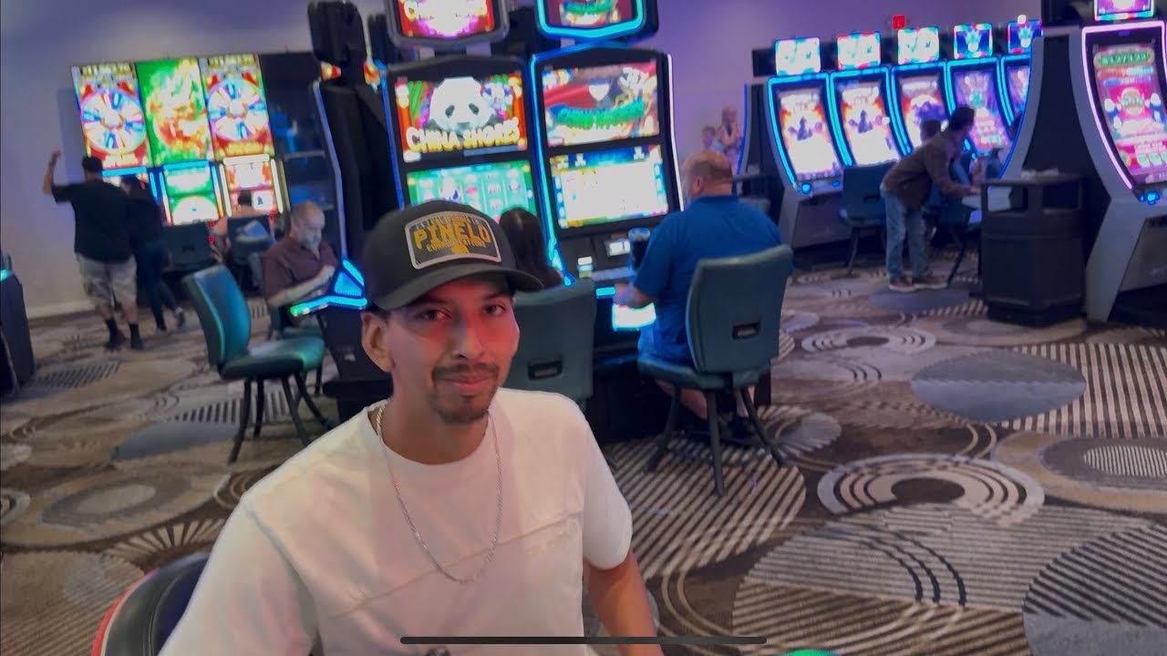 I Asked @Bluff  What to Play… He Said Bubble Craps! LET’S GO! 🎲🔥