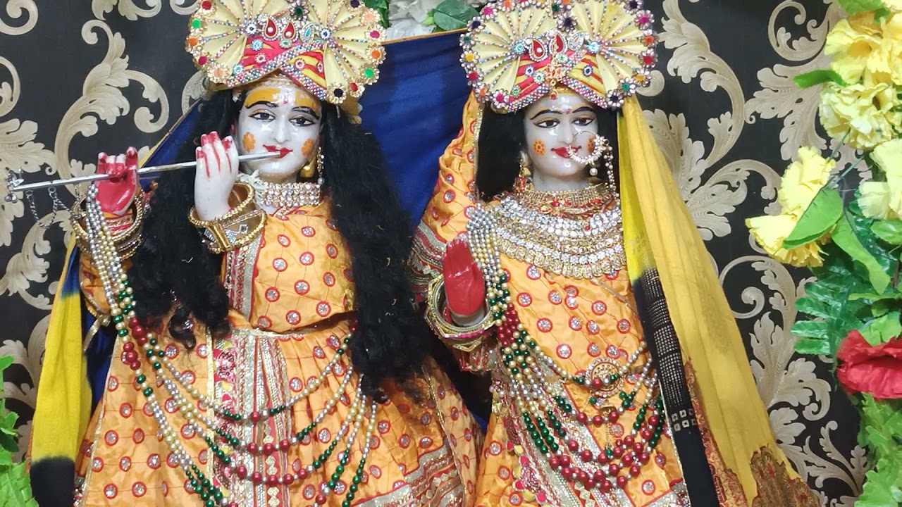एक बार अयोध्या जाओ दो द्वारका तीन बार जा के त्रिवेणी में नहाओ गे..... वृंदावन सा कही आनंद नही पाओ गे
