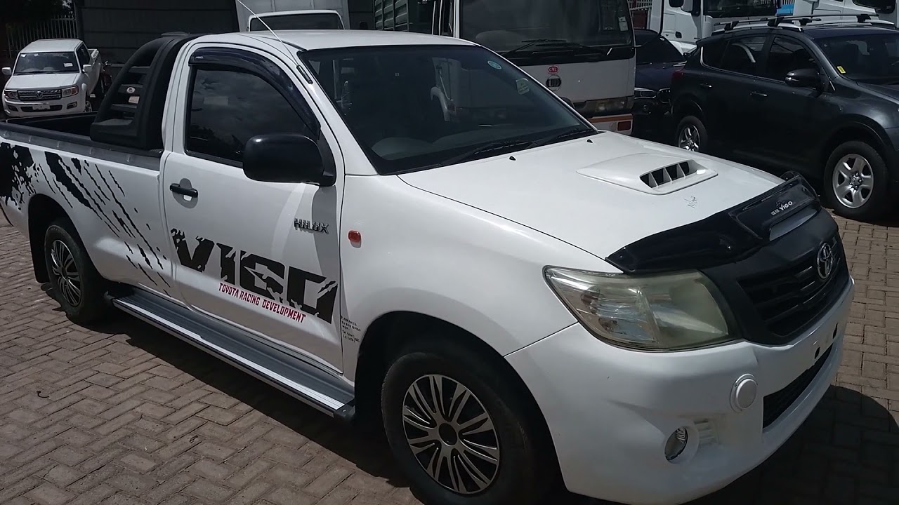 Toyota Hilux Vigo Champ 2014: Price guide on request with the dealer.