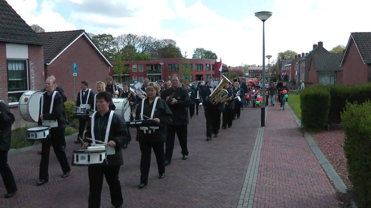 usquert 5mei optocht versierde fietsen.