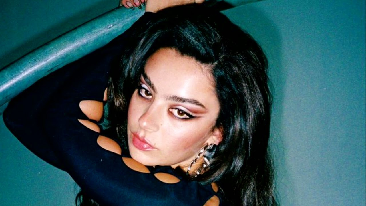 Charli XCX feat. Hannah Diamond - Paradise (A. G. Cook Special Edit) [HQ w/o charli's narration]