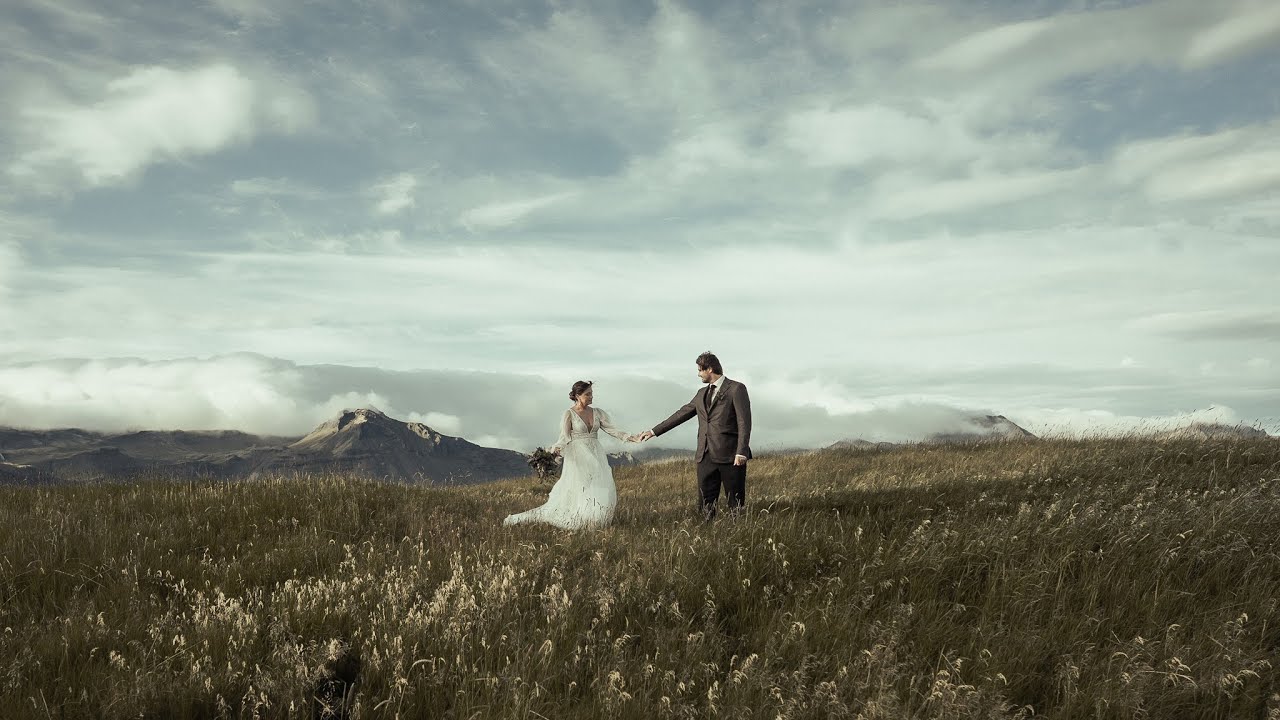 Iceland elopement at Budakirkja, Grundarfoss and Kirkjufell
