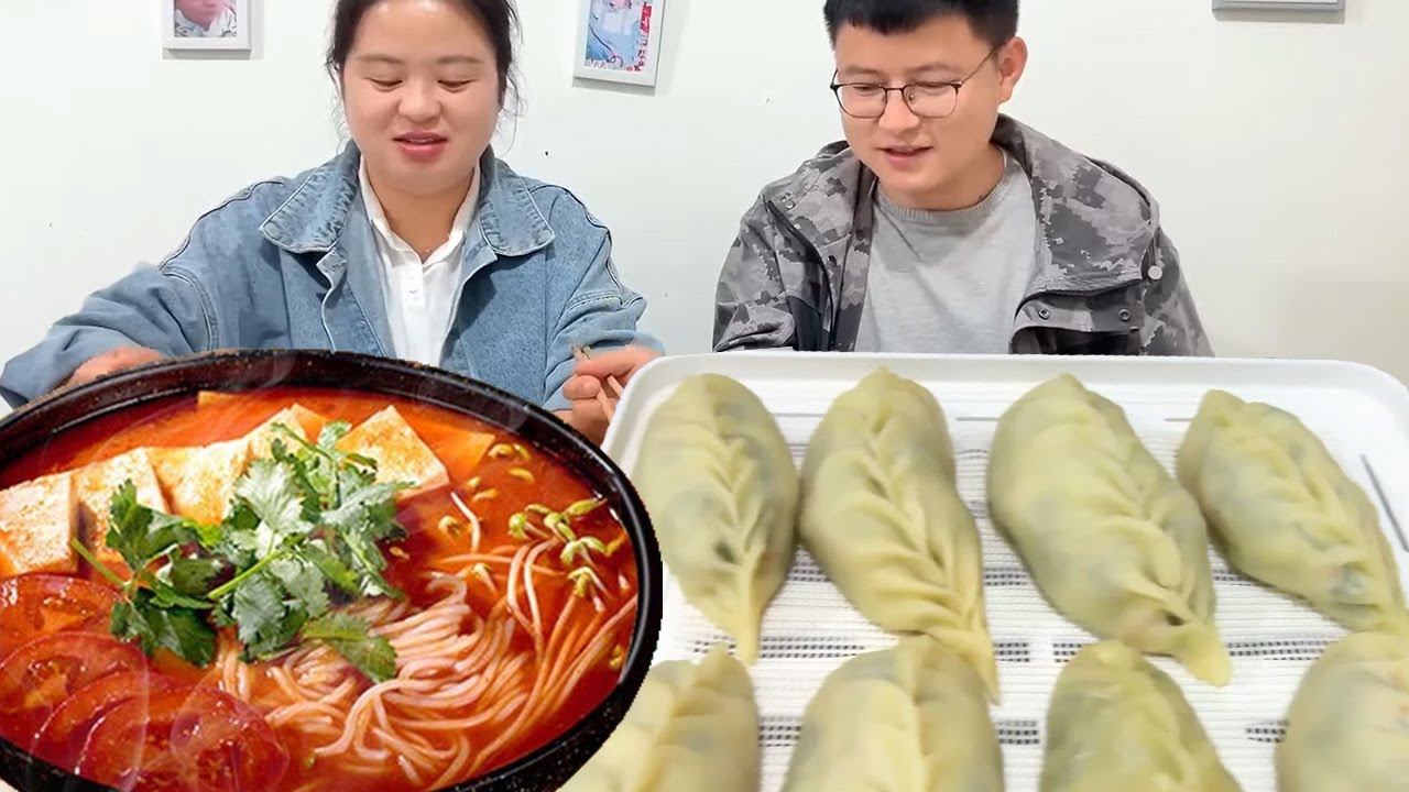 丹丹在家做真蒸饺，皮软鲜香再烩上一大碗汤粉，搭配着吃味道一绝【胖手手丹丹】