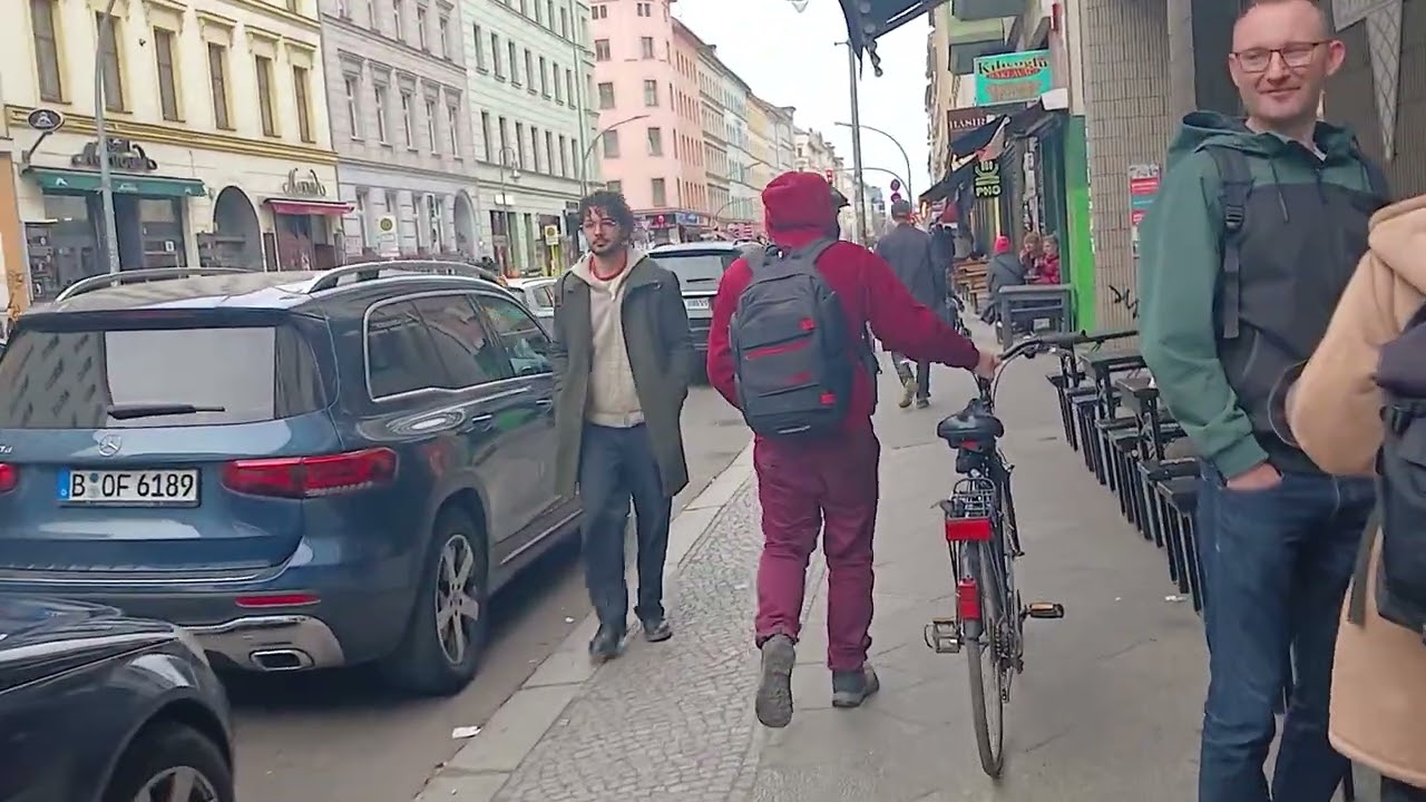 Kreuzberg merkezi Berlinde en cok türkün bulunduğu yer.