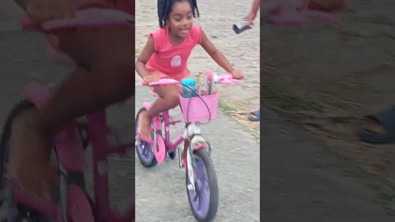 as duas pipocas brincando