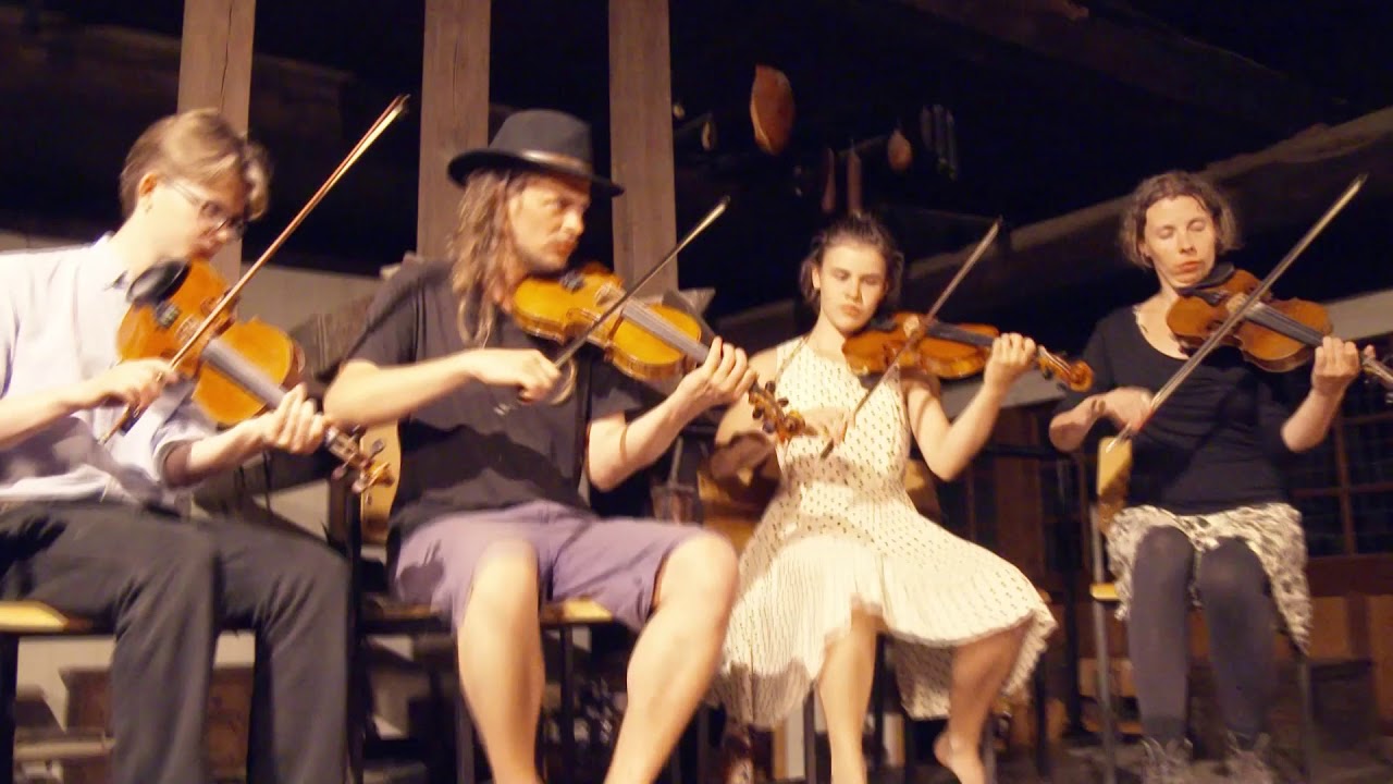 KlangRauschTreffen H&ouml;sseringen 2018, session und Tanz in der Sonnabendnacht