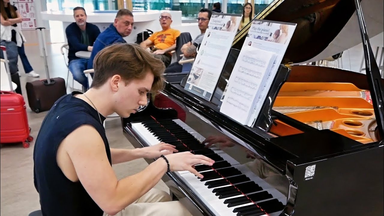 Another Love - Tom Odell (Airport Piano Performance)
