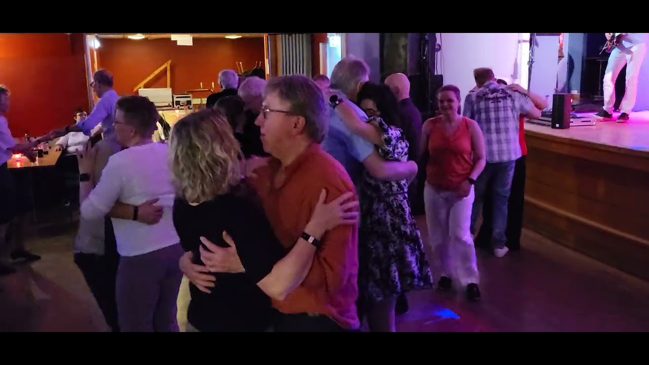 Behagelig danselåt med Sandins på Dansefoten Vestfossen Dansnytt Vigdis Øie 