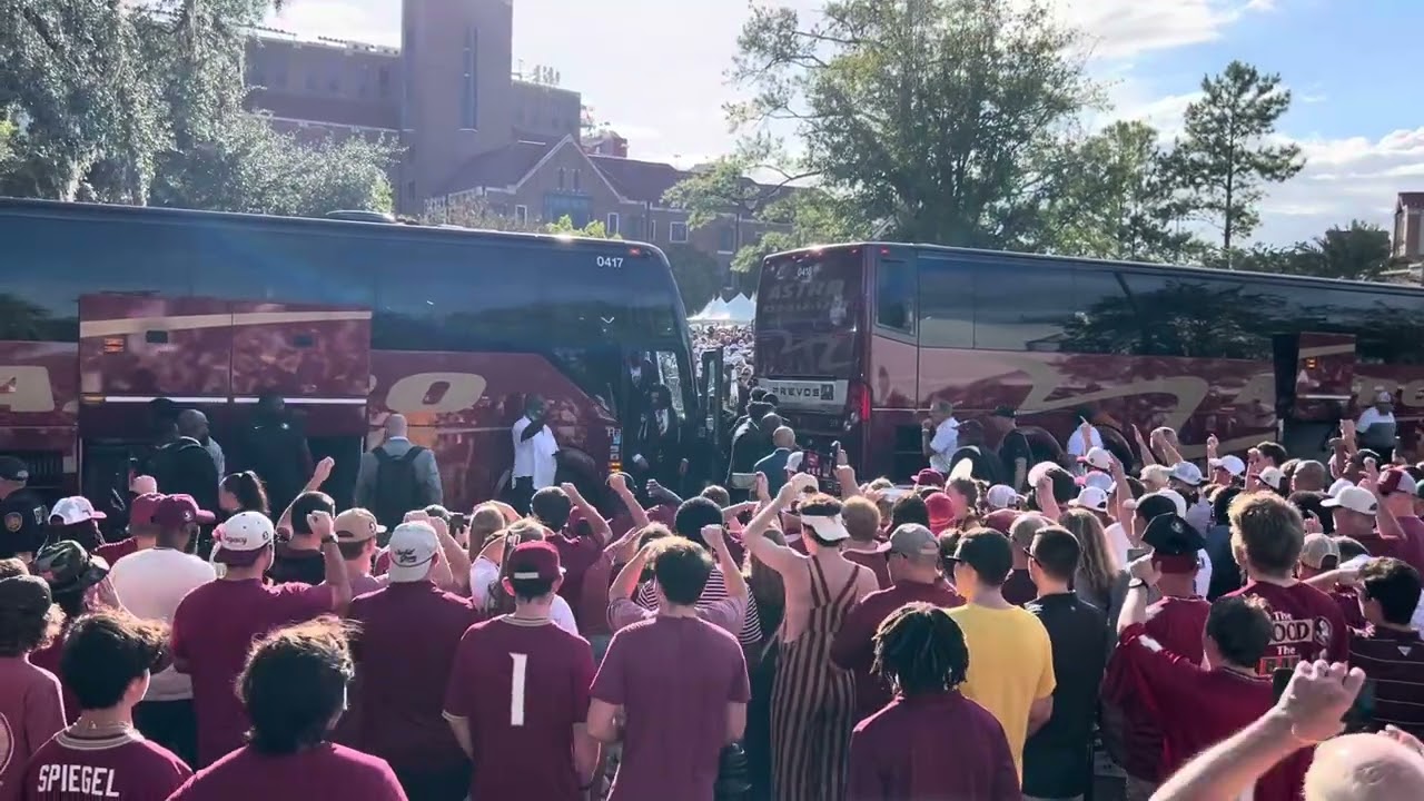 Legacy Walk: Massive crowd of FSU fans, Marching Chiefs welcome Seminoles to Doak