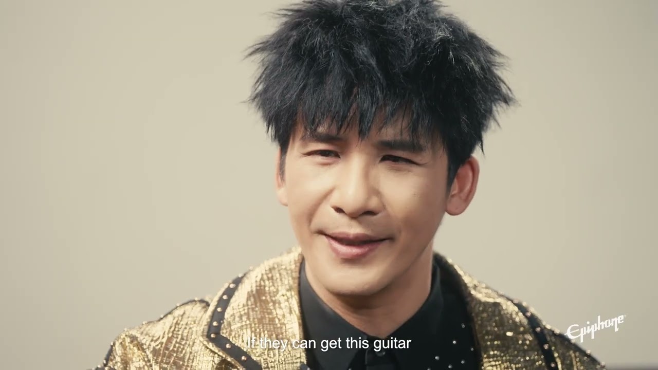 大张伟介绍他的签名款木吉他英文字幕版