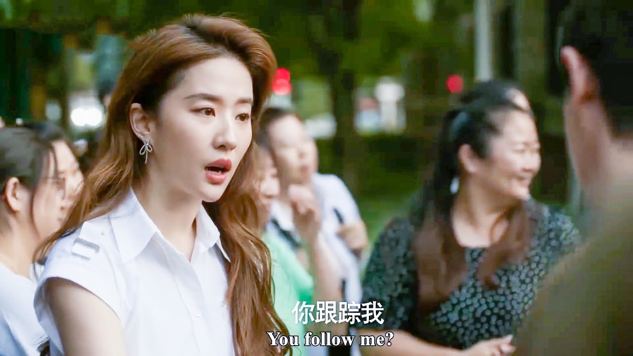 出軌丈夫監視妻子，哪料妻子不再軟弱怒提離婚，轉身投入總裁懷抱！