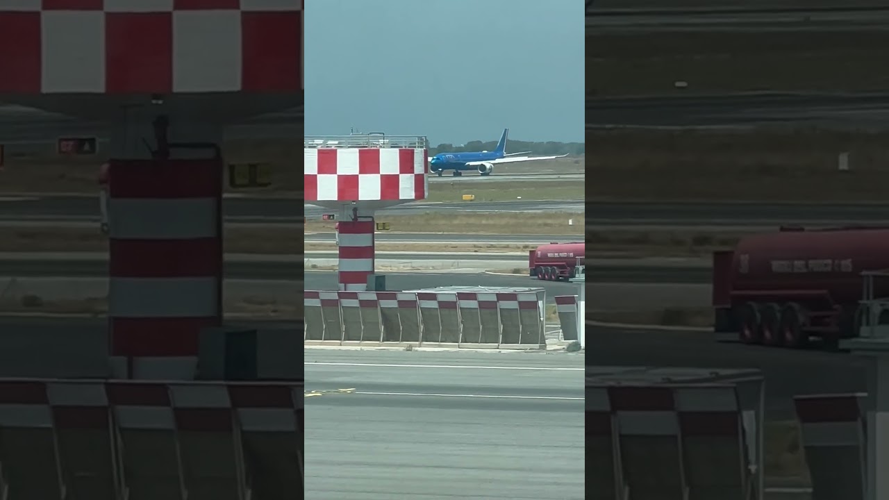 Very smooth landing!!  Absolutely no smoke from the landing gear..