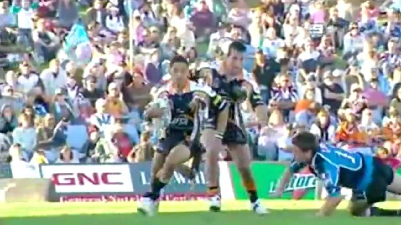 Benji Marshall mad stepping V Cronulla Sharks 2005