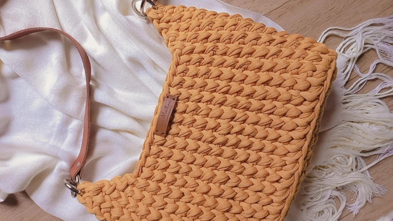 BOLSA DE CROCHÊ COM FIO DE MALHA / MODELO BAGUETE DE CROCHÊ DE FIO DE MALHA / @FEITOAMAOPORISA