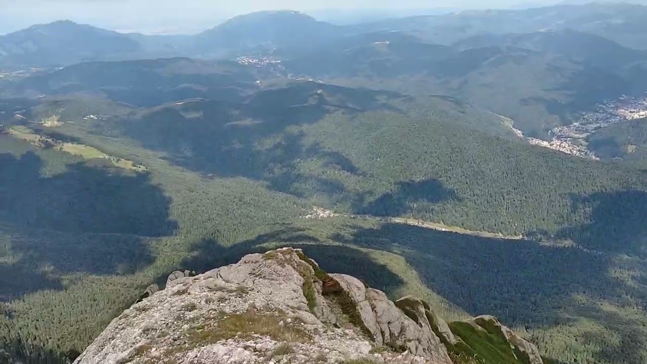 VEDERE SPECTACULOASA DIN BRANA MARE A COSTILEI BUCEGILOR