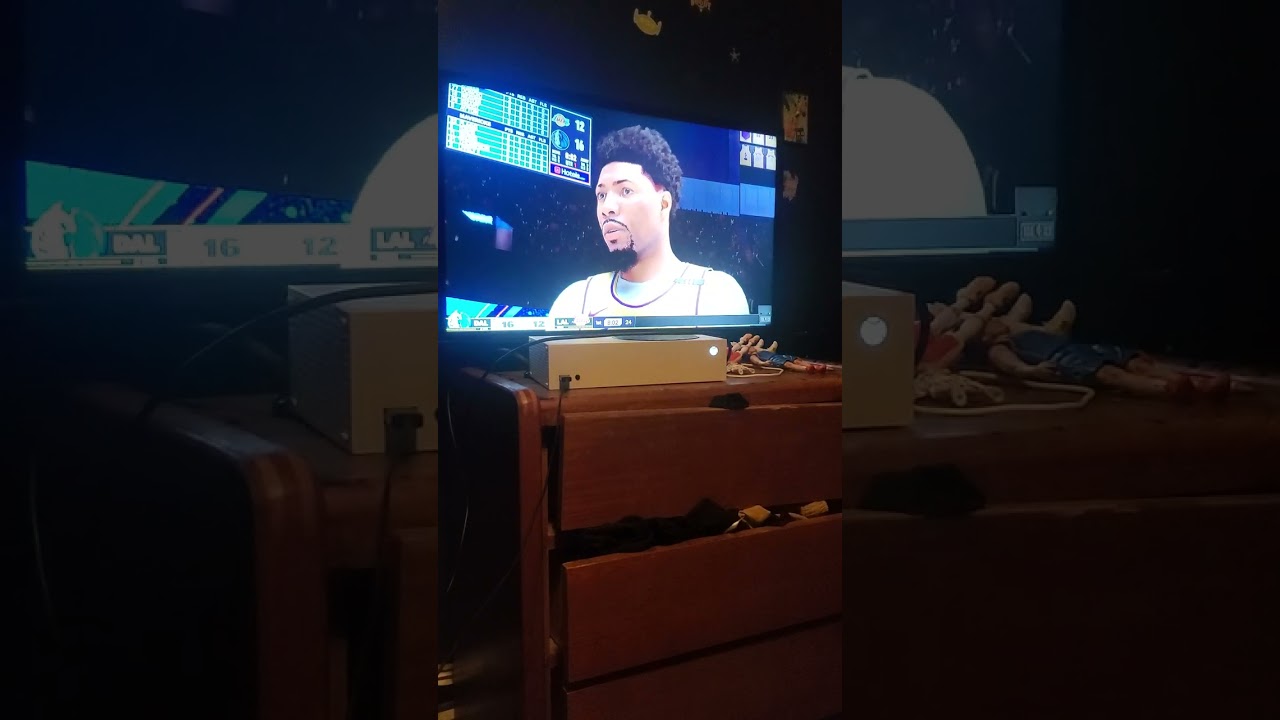 Playing NBA2K25 mavericks at lakers (start of NBA2K series)