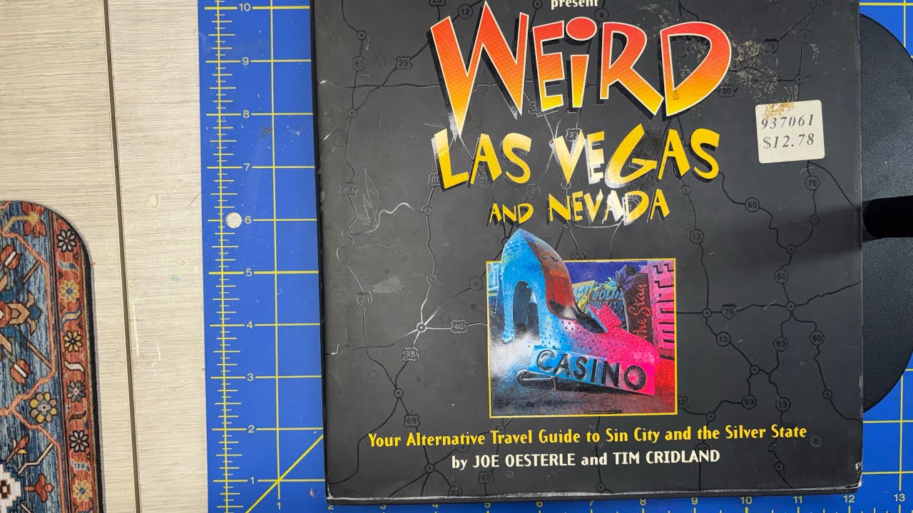 Weird Vegas #flipthroughfriday  @GwenTheTrashWitch 