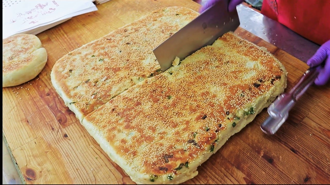 蔥花大餅製作  - 台灣街頭美食/ Giant Scallion Pancake（Chinese flatbread）-Taiwanese Street Food