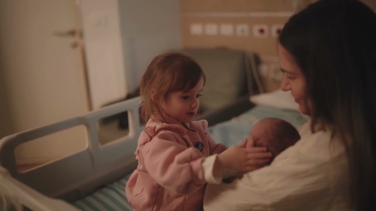 The Moment Kylie Met Her Sister